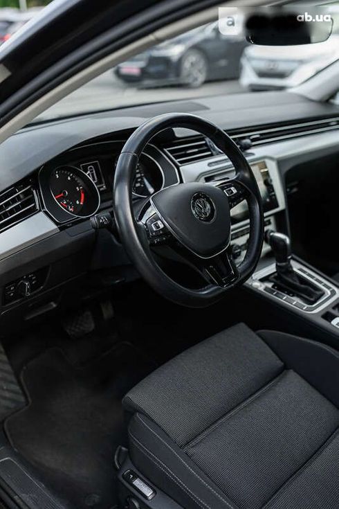 Volkswagen Passat 2018 - фото 20