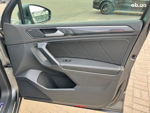 Volkswagen Tiguan 2019 серый - фото 34