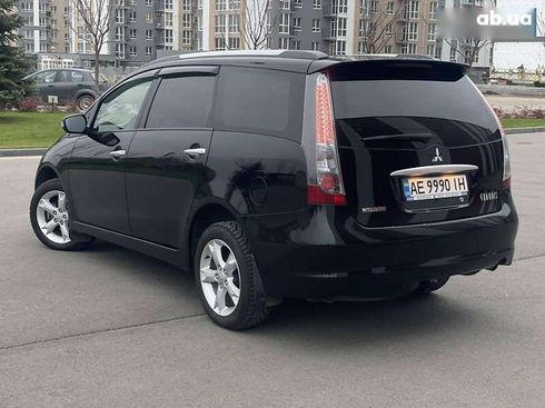 Mitsubishi Grandis 2008 - фото 6