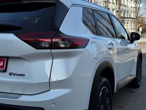 Nissan Rogue 2023 белый - фото 28