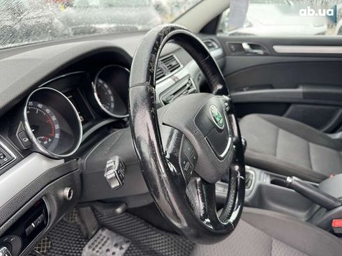 Skoda Superb 2011 - фото 12