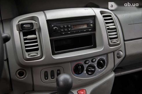 Renault Trafic 2009 - фото 13