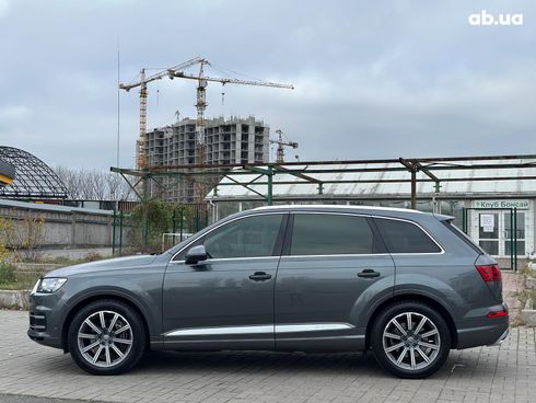 Audi Q7 2018 серый - фото 16