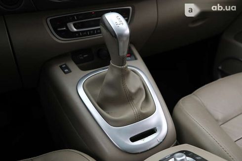 Renault Scenic 2011 - фото 16