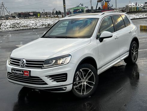 Volkswagen Touareg 2016 белый - фото 4