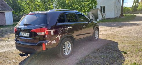 Kia Sorento 2013 вишневый - фото 3