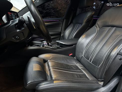 BMW 5 серия 2019 черный - фото 35