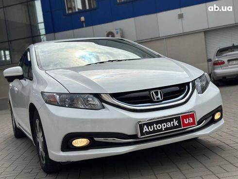 Honda Civic 2015 белый - фото 12