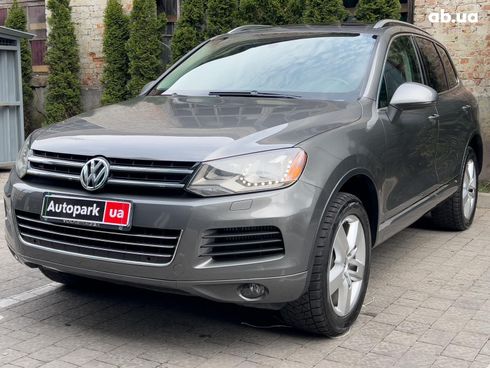 Volkswagen Touareg 2014 серый - фото 9