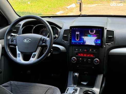 Kia Sorento 2012 черный - фото 29