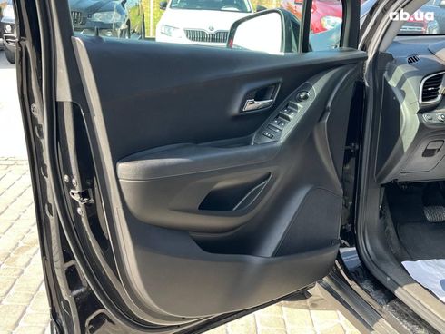 Chevrolet Trax 2018 черный - фото 41