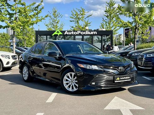 Toyota Camry 2017 - фото 2