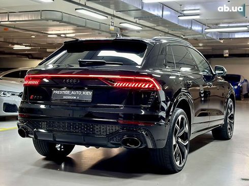 Audi RS Q8 2023 - фото 23