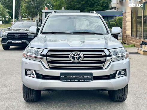 Toyota Land Cruiser 2017 - фото 4