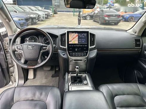 Toyota Land Cruiser 2017 - фото 25