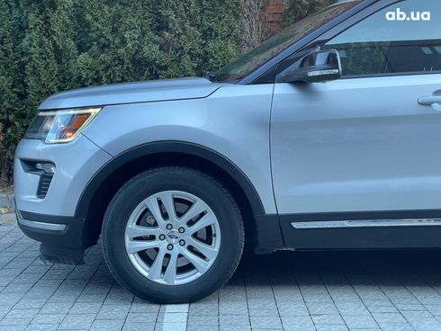 Ford Explorer 2018 серый - фото 2