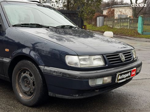 Volkswagen passat b4 1996 синий - фото 6