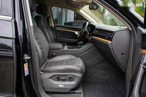 Volkswagen Touareg 2018 - фото 28