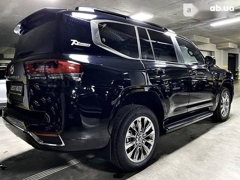 Toyota Land Cruiser 300 2022 - фото 6