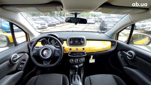 Fiat 500X 2015 желтый - фото 26
