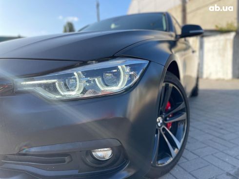 BMW 3 серия 2018 черный - фото 35
