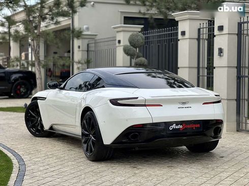 Aston Martin DB11 2018 - фото 13