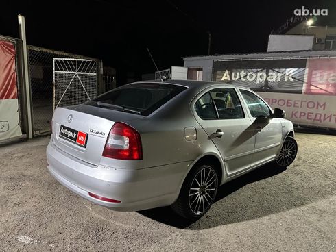 Skoda octavia a5 2010 серый - фото 18