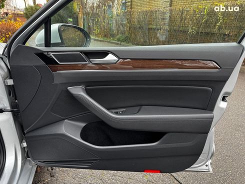 Volkswagen Passat 2018 серый - фото 35