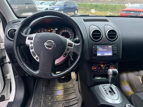 Nissan Qashqai 2011 белый - фото 45