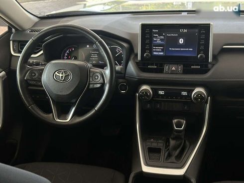 Toyota RAV4 2020 - фото 26