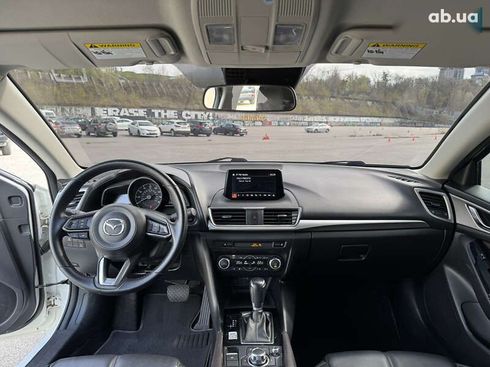 Mazda 3 2018 - фото 13