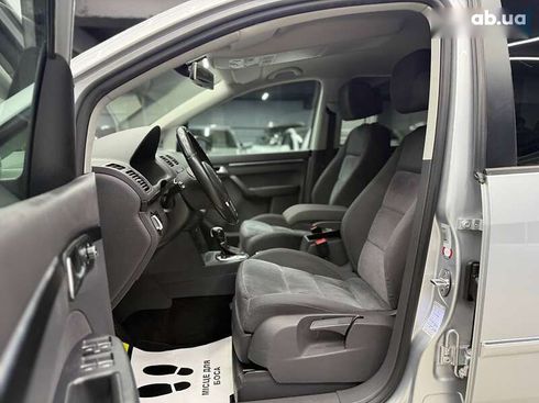 Volkswagen Touran 2012 - фото 23