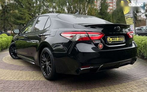 Toyota Camry 2019 - фото 9