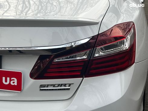 Honda Accord 2016 белый - фото 11