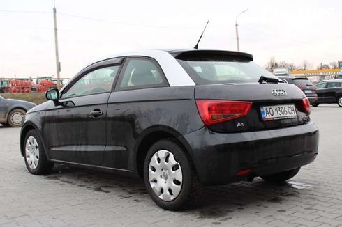 Audi A1 2011 - фото 8