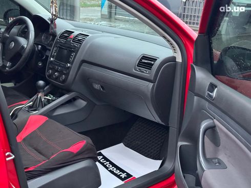 Volkswagen Golf 2007 красный - фото 11
