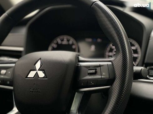 Mitsubishi Outlander 2021 - фото 12