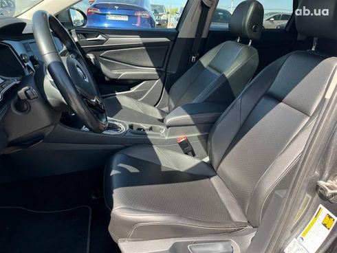 Volkswagen Jetta 2018 серый - фото 45