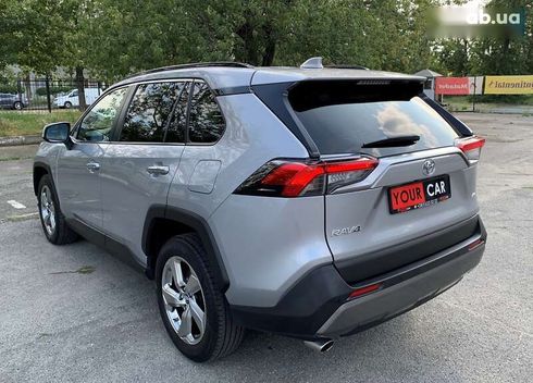 Toyota RAV4 2019 - фото 28