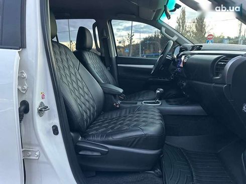 Toyota Hilux 2017 - фото 24