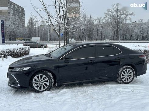 Toyota Camry 2022 - фото 8