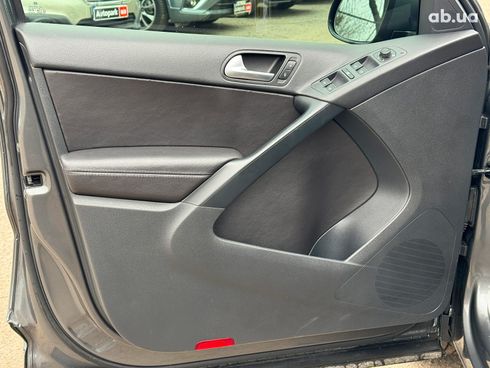 Volkswagen Tiguan 2015 серый - фото 32