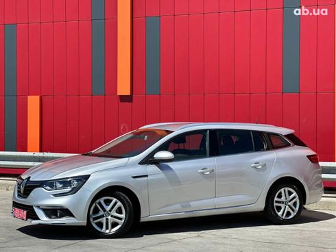 Renault Megane 2017 - фото 9