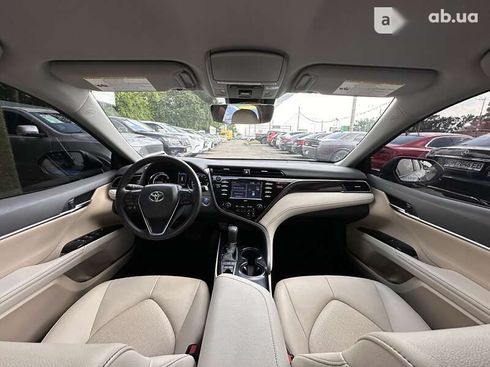 Toyota Camry 2020 - фото 19