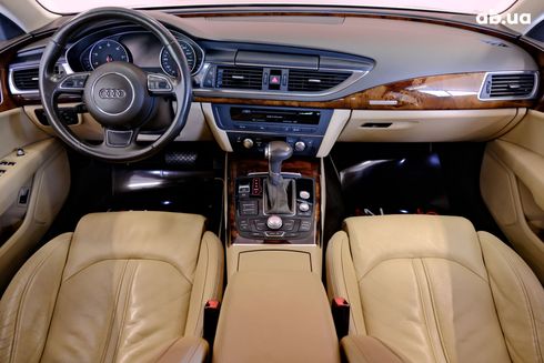 Audi A7 2011 бежевый - фото 7