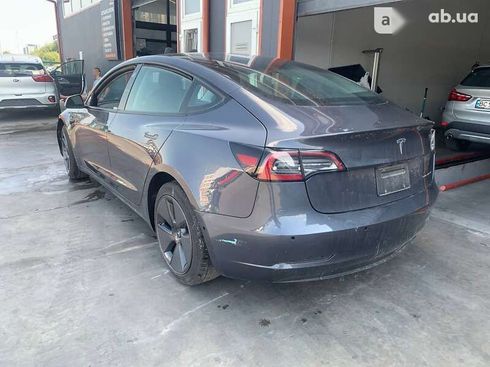 Tesla Model 3 2021 - фото 4