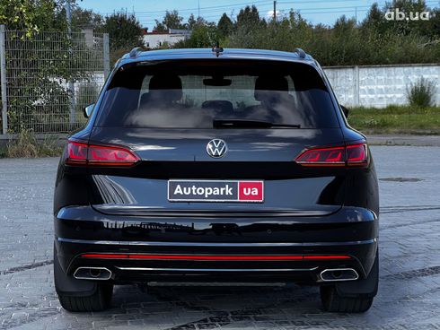 Volkswagen Touareg 2021 черный - фото 31