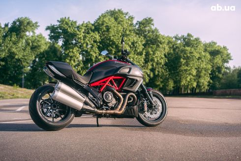 Ducati DIAVEL 2012 красный - фото 3