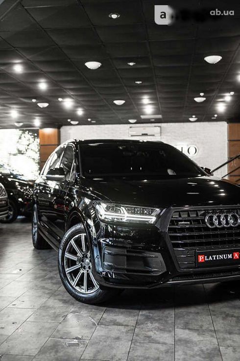 Audi Q7 2018 - фото 10