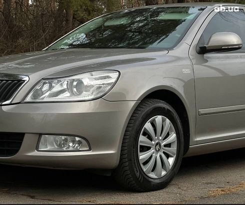 Skoda Octavia 2011 бежевый - фото 13